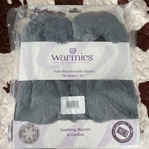 NIP Warmies fully microwaveable slippers. Gray in color.